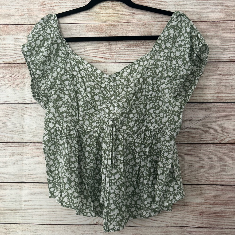 SHEIN floral top womens